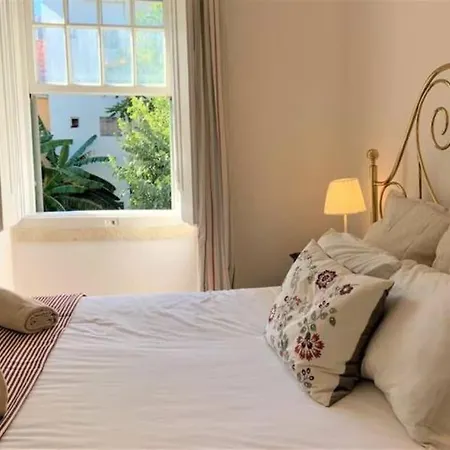 As A Local! Santos Historical 6 Bedroom Iii Lisbon