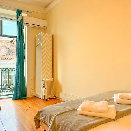 As A Local! Santos Historical 6 Bedroom Iii Lisbon