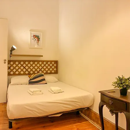 As A Local! Santos Historical 6 Bedroom Iii Apartment Lisbon