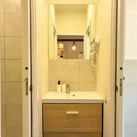 As A Local! Santos Historical 6 Bedroom Iii Lisbon