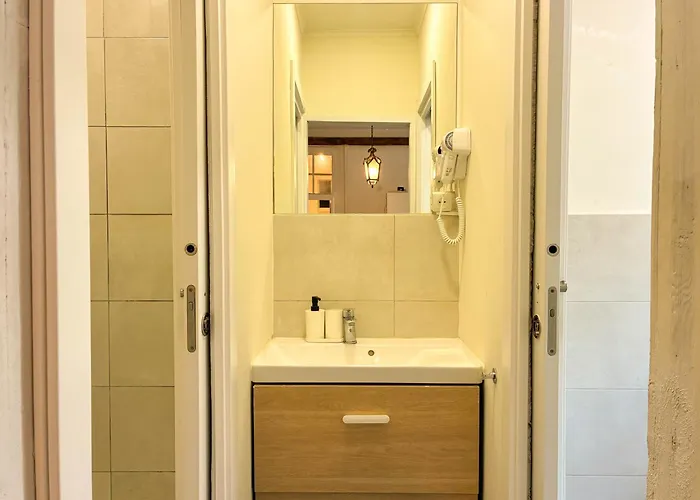 As A Local! Santos Historical 6 Bedroom Iii Lisboa